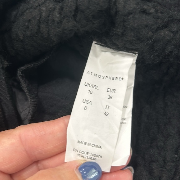 Atmosphere Full Front and Sise Pocket Zipper Long‎ Vest. Size 6(914) - Picture 13 of 15